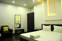 Nilima Palace Hotels near Kamathipura bellasi road Mumba 400008