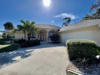 Villa with swimming pool & spa - Poolside Grill, Family-friendly, Water-view