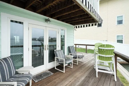 Pelican Shores ~ Amazing Water views