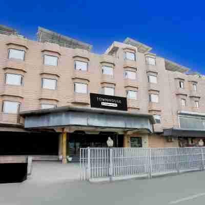 Super Townhouse Padav Square Gwalior Formerly Hotel Shelter Hotel Exterior