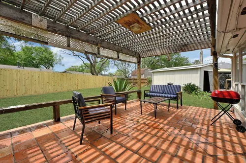 Quiet 4BR Near Nasa & Kemah, King Bed, Bbq, Patio