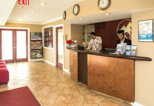 노스 밴쿠버 호텔 입구