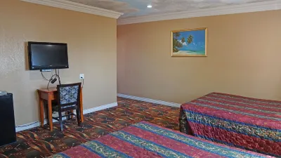 Budget Inn فنادق في لاوندالي