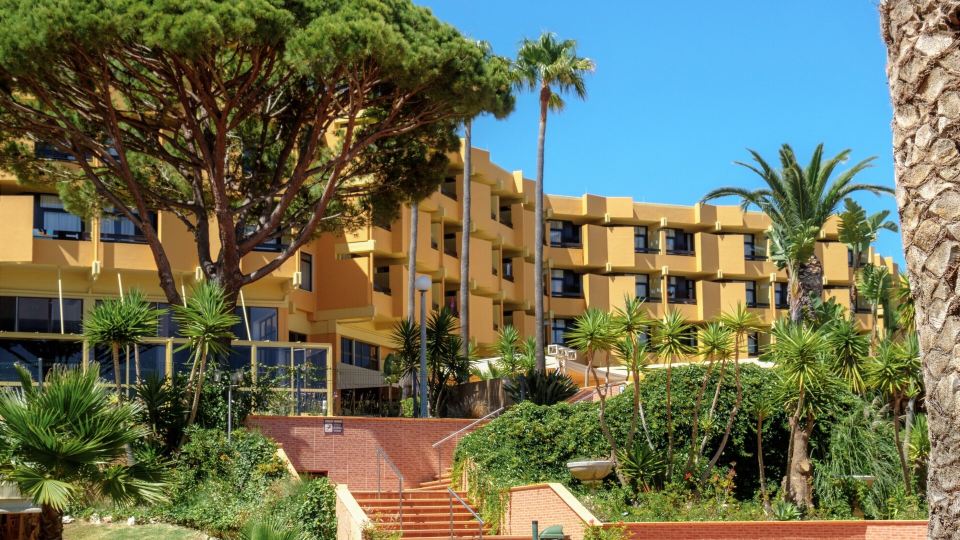 Auramar Beach Resort