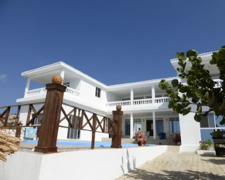 マクサニカ ジャクメルのホテル