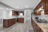 Charming Stylish 4-bedroom house with in serene Allen