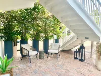 Southwinds Inn by the Gold Nests