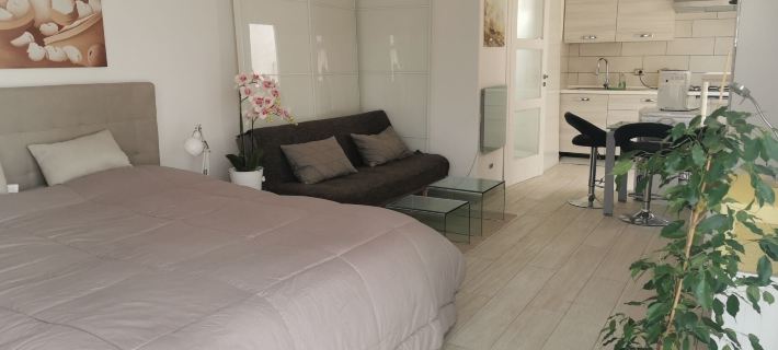 Apartment - Sleeps 2 - Parking - 5Min to la Frasca Hotels in Civitavecchia