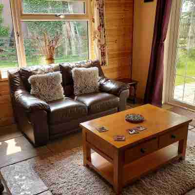 1 Bed Lodge-Sleeps 4-Pet Friendly-Free Parking Rooms