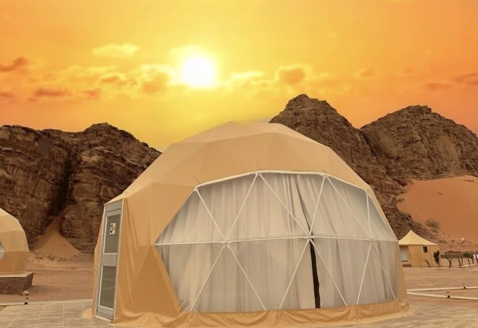 2. 로맨틱 모먼트 ..