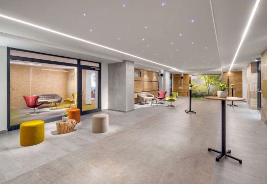 컴포트 호텔 - 프라하 동부 로비