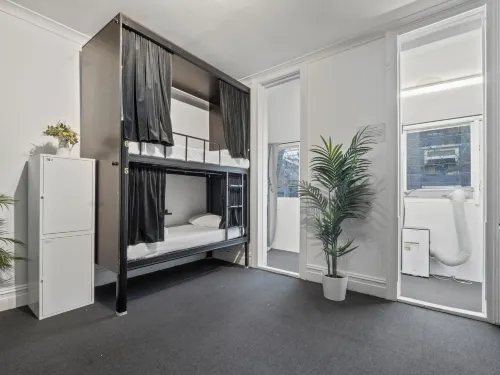 Azzuro Pod Hotel - Potts Point