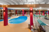 Quality Inn & Suites - Swimmingpools