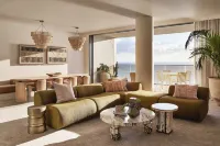 Mondrian Gold Coast Hotel di Burleigh Heads