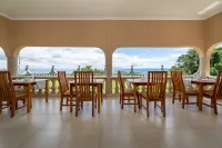 Calm Sorento Hotels in Glacis