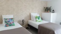 Hostel les Terrasses du Roc Hotels in Saint-Privat-de-Champclos