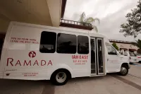 Ramada by Wyndham Houston InterContinental Airport East - parking