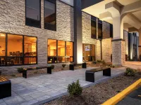 Best Western Plus Meadowlands Hotels near Manhattan