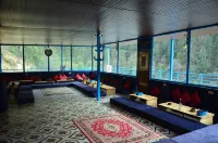 Limbo 咖啡館和客房