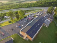 Clarion Inn Harpers Ferry-Charles Town - Parkplatz