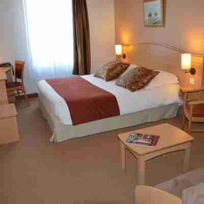 Brit Hotel Châteaudun Rooms