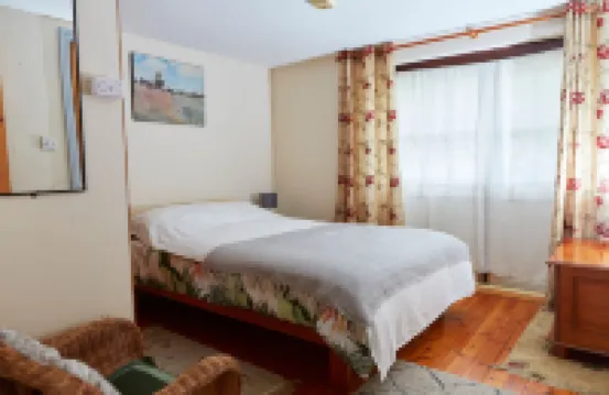 Sea View 1-Bed Cottage Sleeps 2 w Private Garden