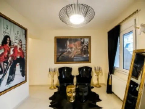 Deluxe Apartments - Free Parking Hoteles en Drama