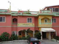 Tropical Court Hotel - 3-Star