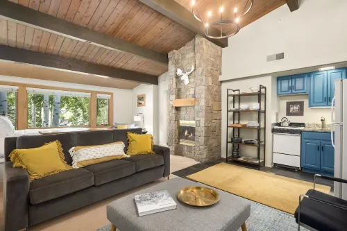 Aspenwood by Snowmass Vacations - Homestays