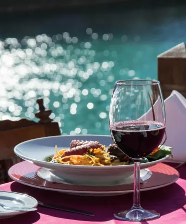 Marina Residence Suites Port Ghalib Отели рядом с достопримечательностью «Bridge of Royal Tulip Beach Resort»