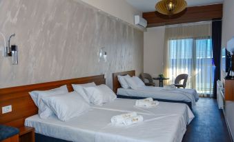 Hotel Story