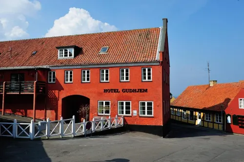Hotel Gudhjem Hotel di Allinge