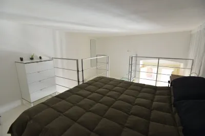 IzzHome Light Hotel a 