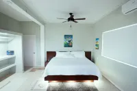 Maximum Beach Hotel Hotels near Paraiso Baltazar Vazquez Park