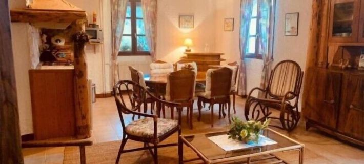 Le Castel Blanc Hotels in Doubs