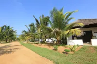 Paper Moon Kudils Hotels in Ampara