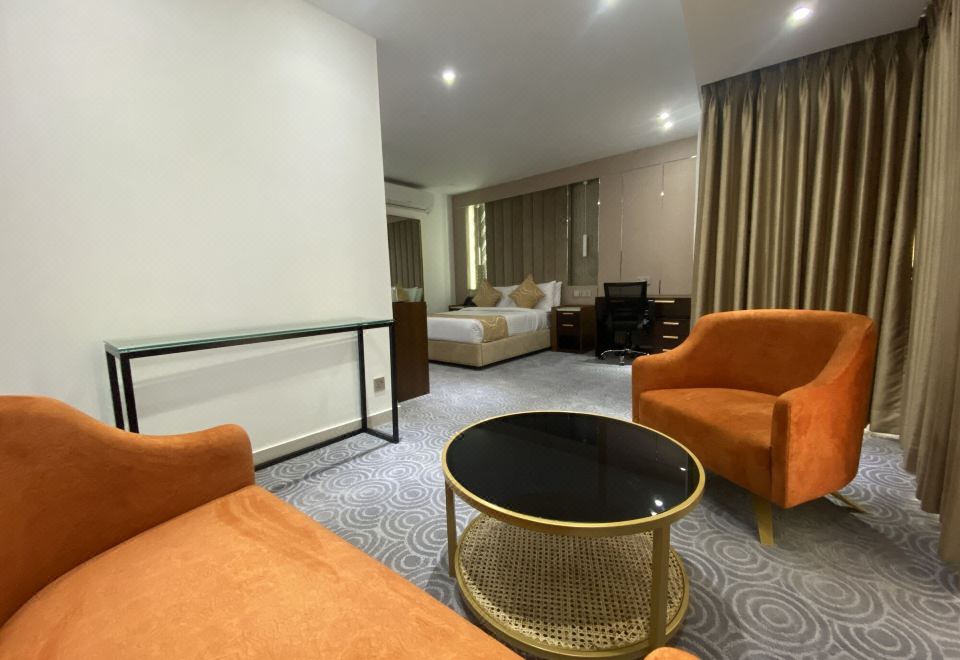 유니크 리전시 호텔