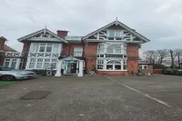 Kingswood Hotel  호텔