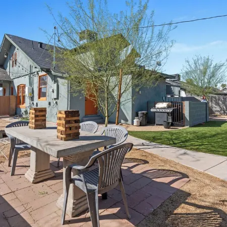 Stylish "NEW" Home- Hot Tub - Near Downtown, Phx Airport, and ASU