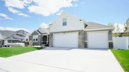Spacious Basement Apartment with separate entrance