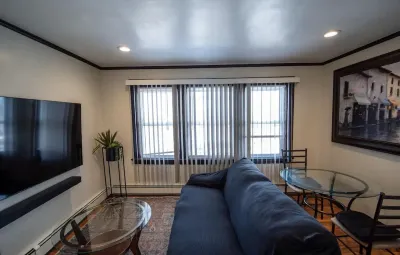 Cozy studio located near New York City Grave of Thomas Edison 주변 호텔
