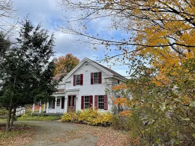 The Tate House, Historical and Spacious, 5 miles to downtown Robert Treman State Park附近的飯店