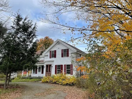 The Tate House, Historical and Spacious, 5 miles to downtown