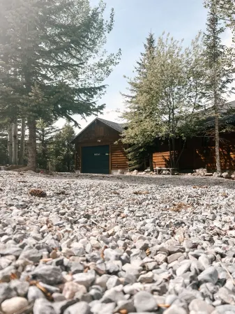 Sweetwater Cabin - Cozy Winter Retreat with Hot Tub