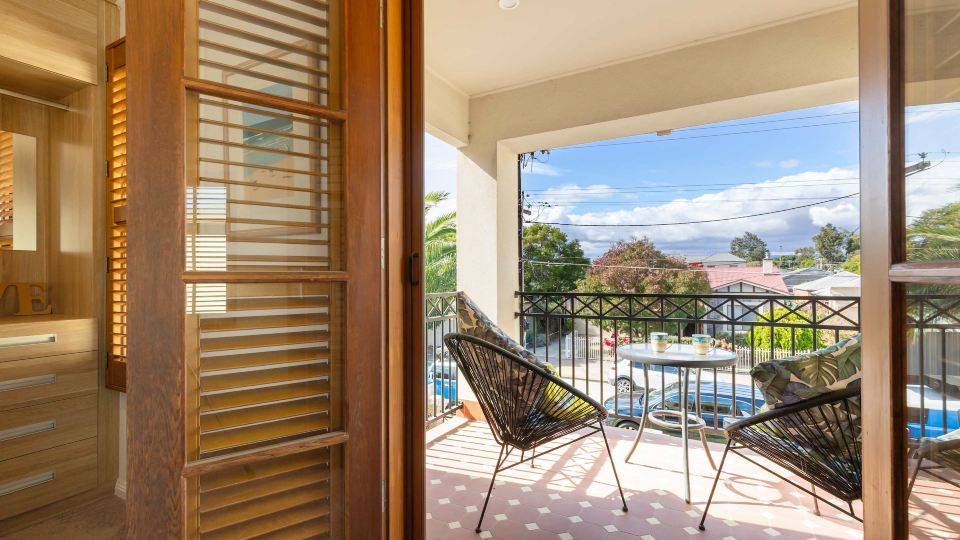 Beach & Bay - Modern Family Stay Glenelg North