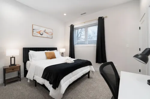 Private Space with Modern Amenities and Free Parking - Charming Serenity