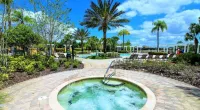 Refreshing Pool and Spacious Living Areas - Elegant Private Retreat Hotel a Davenport