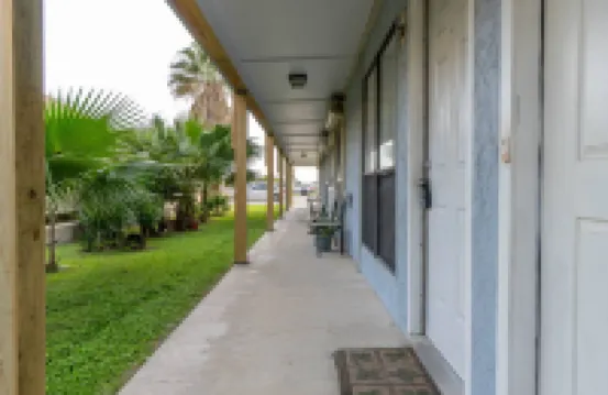 Charming Studio Condo with Pool and Dock Access - Cozy Coastal Escape