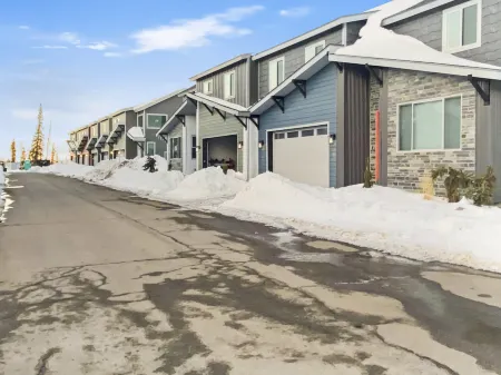 Rustic Cabin - Panoramic Canyon Views, Aspen Trees Отели рядом с достопримечательностью «Брайан Хед Резорт»