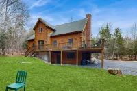 Charming home with pool table, foosball & HOA beach/dock on Moosehead Lake